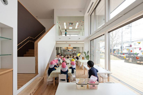 看完日本的幼儿园设计，才知道我们可能上了假幼儿园