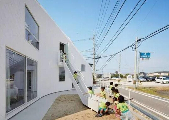 中国建筑师日本建古怪幼儿园设计 国内孩子羡慕不已